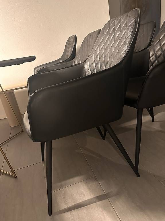 Sedie: Schwarze Stuhle 8x  – Usato da Rümlang venduto da TJDG 2