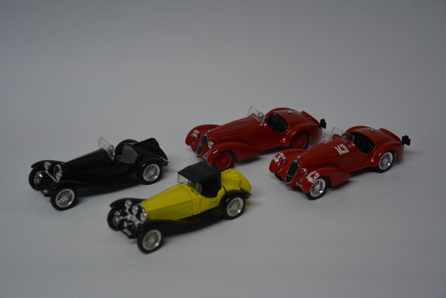 Alfa Romeo Modellini d'auto: Alfa Romeo , 4 Stück , 1:43 – Usato da Goldach venduto da Feivel9 1