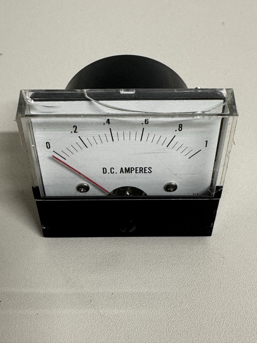 Misurare: Messinstrument D.C. Amperes 0-1A Gleichstrommesser gebraucht – Usato da Zürich venduto da Nobs1