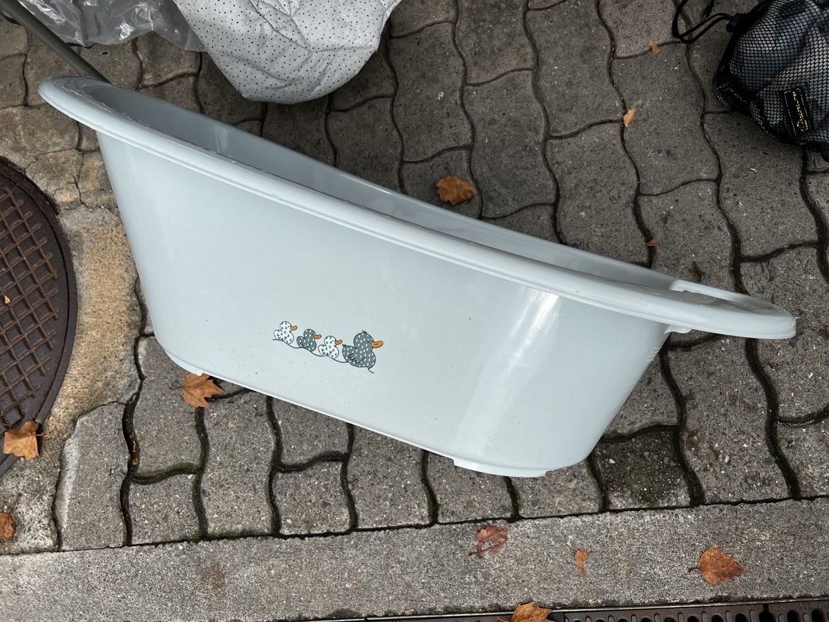 Badespass: Babybadewanne – Gebraucht aus Ittigen von car_9r2m