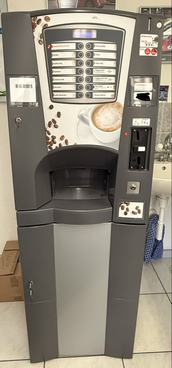 Selecta Macchine per caffè & Macchine per espresso: Selecta Bohnenkaffeeautomat Bari – Usato da Ennetbaden venduto da Ansano