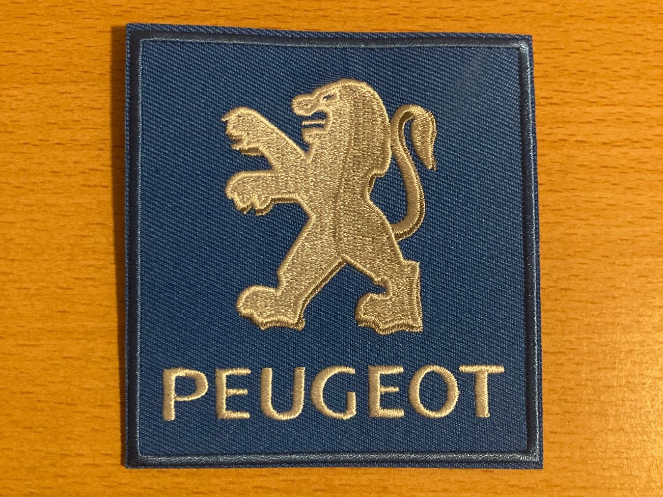 Toppe: Peugeot Patch Sticker Aufnäher 1080 – Nuovo (secondo la descrizione) da Horn venduto da abutre72