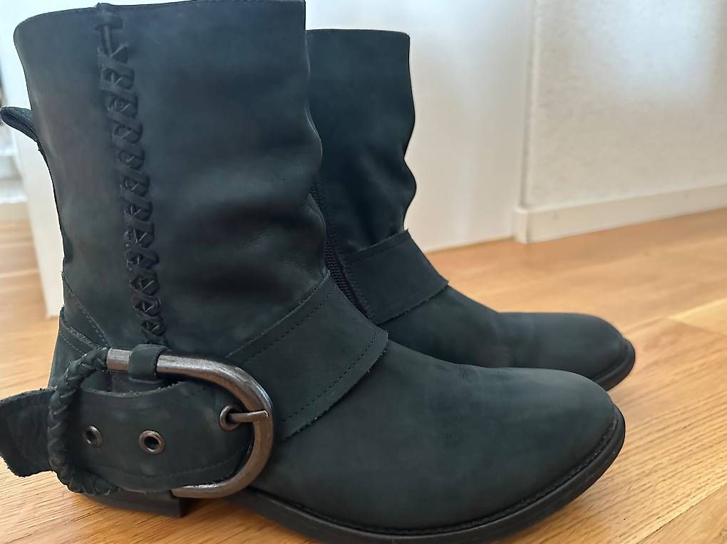 Damenschuhe: Wildleder Stiefeletten SPM 38 dunkelblau – Gebraucht aus Rothenburg von wer_g9fd 1