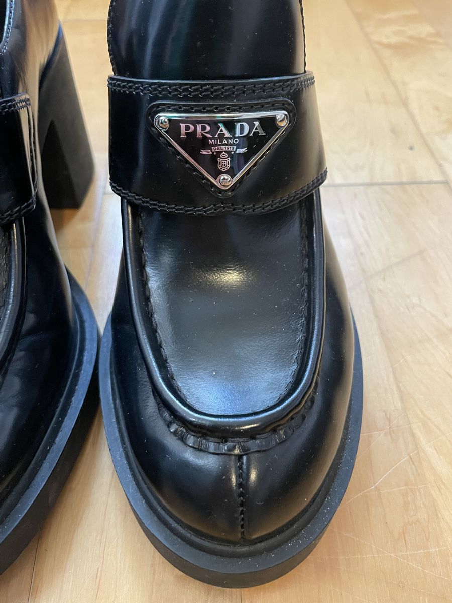 Prada Scarpe da donna: Prada heeled patent leather loafers – Nuovo (secondo la descrizione) da Yverdon-les-Bains venduto da pen_bbz8 1