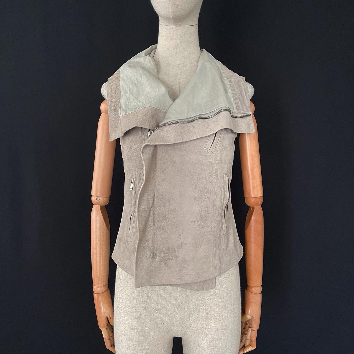 Rick Owens Gilet & Giacche senza maniche: RICK OWENS Leather vest – Nuovo (secondo la descrizione) da Emmen venduto da Avviivva_Com2023 4