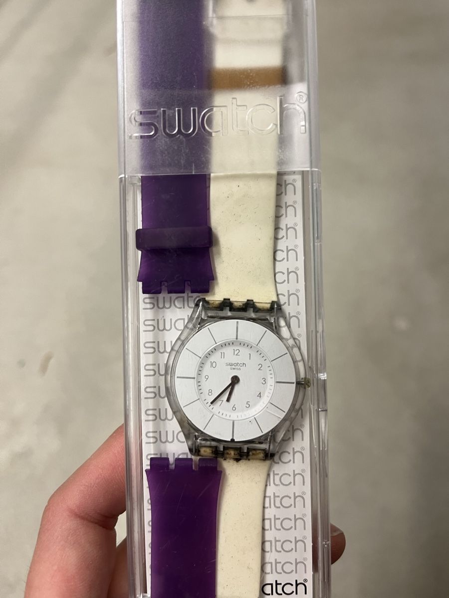 Swatch Orologi: Swatch Uhr, weiss oder violett – Usato da Boniswil venduto da medixy