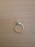 Goldring mit Solitär Stein in Etui guter Zustand