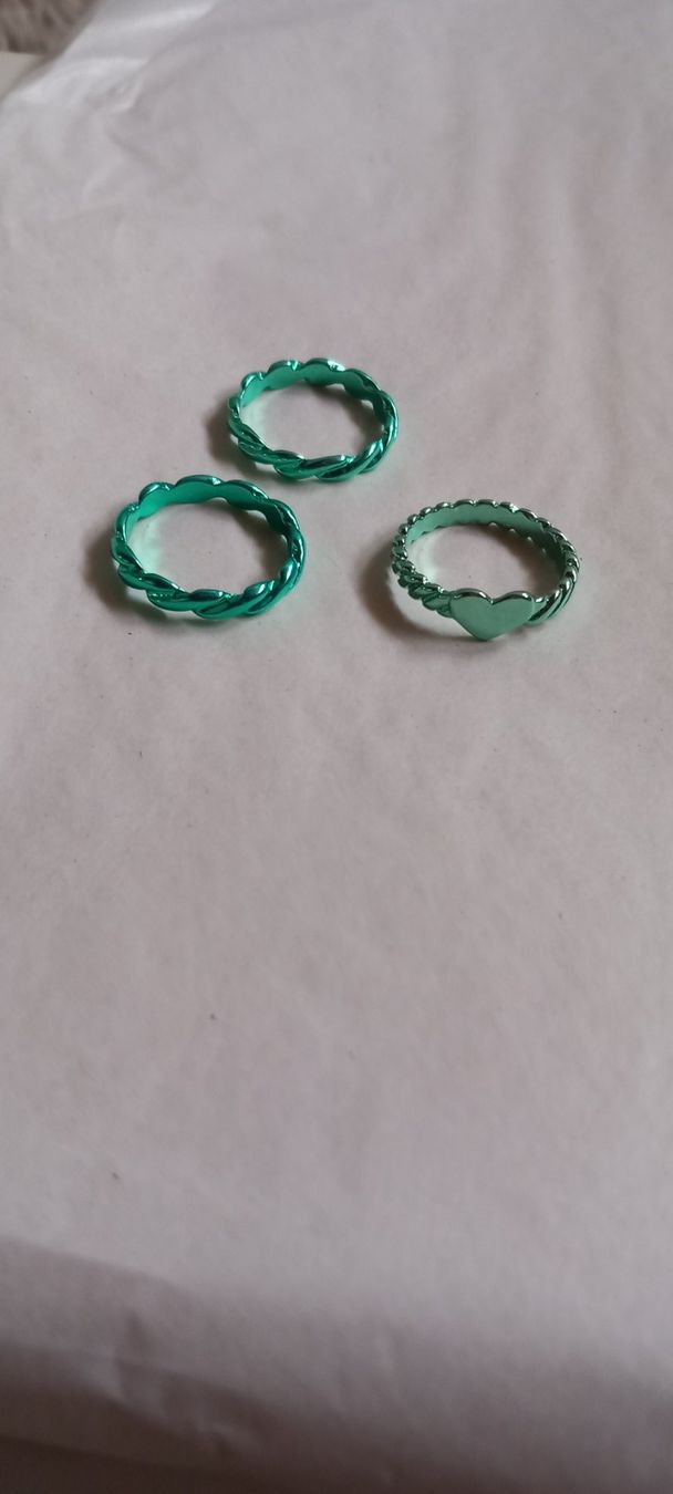 Ringe: *** hübsche Ringli *** coole Farbe – Gebraucht aus Othmarsingen von Leuchtturmlady
