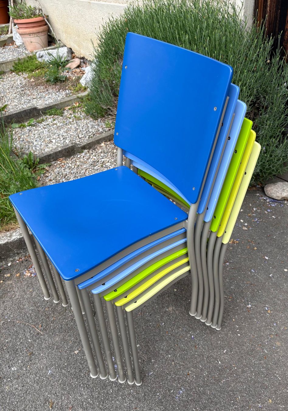 Sedie: 6er Set farbenfrohe Stühle, ideal für Wohnzimmer oder Küche – Usato da Spiez venduto da Kenste 1