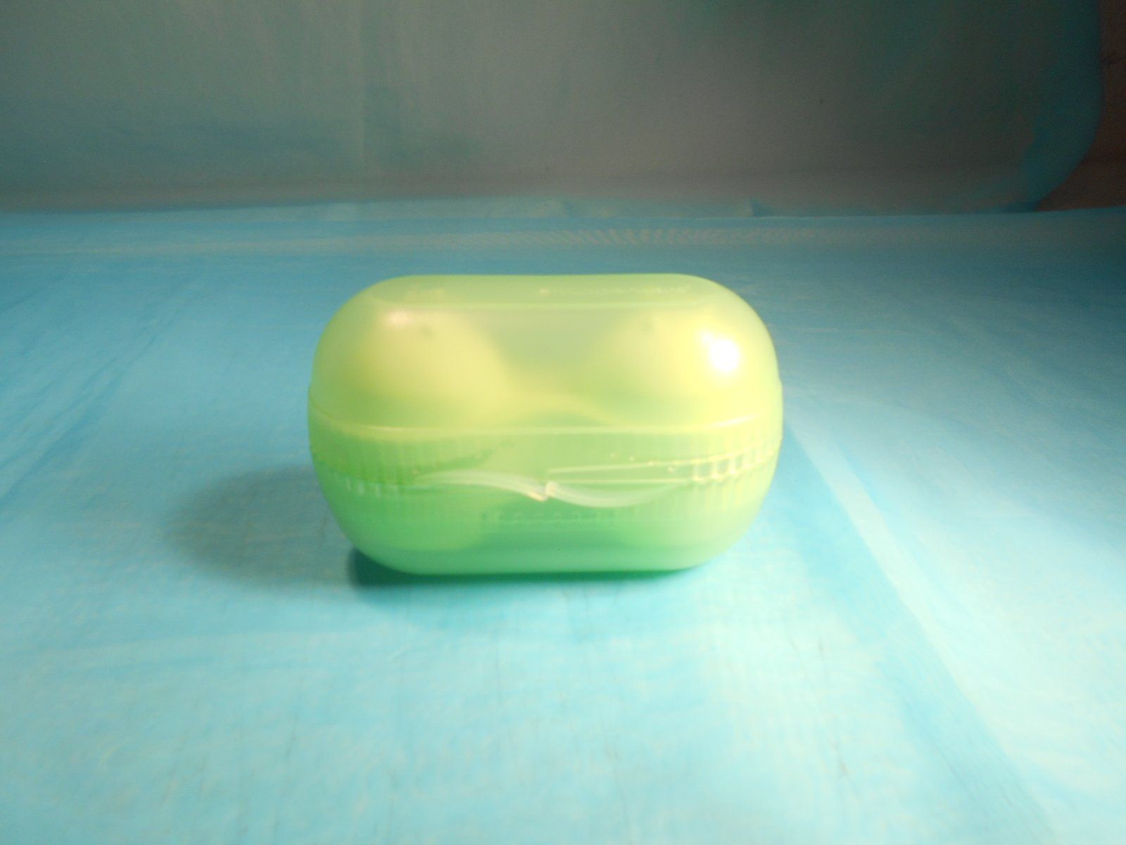 Tupperware Contenitori & Simili: Tupperware Behälter für 2 Eier mit Salzfach – Nuovo (secondo la descrizione) da Bellach venduto da JingleCherry