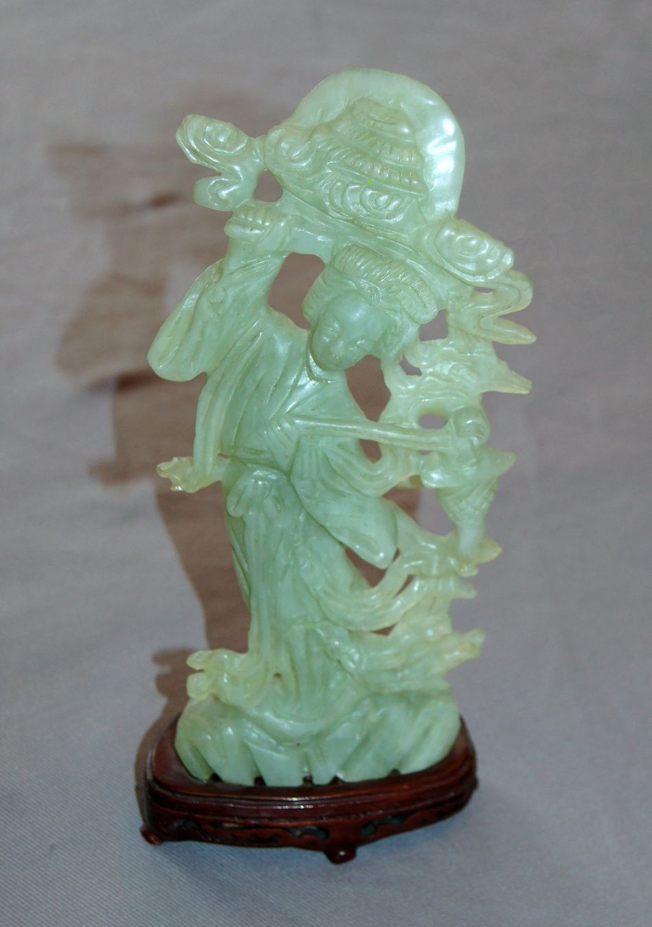 Skulpturen & Statuen: Anmutige Guanyin aus Jade – Gebraucht aus Geroldswil von ARTEFACTO 1