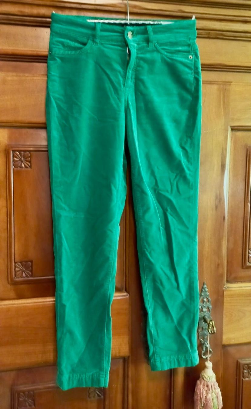 Marc Cain Jeans: MARC CAIN - Samt-Jeans / N 1 – Nuovo e nell'imballaggio originale da Spreitenbach venduto da Jessy8
