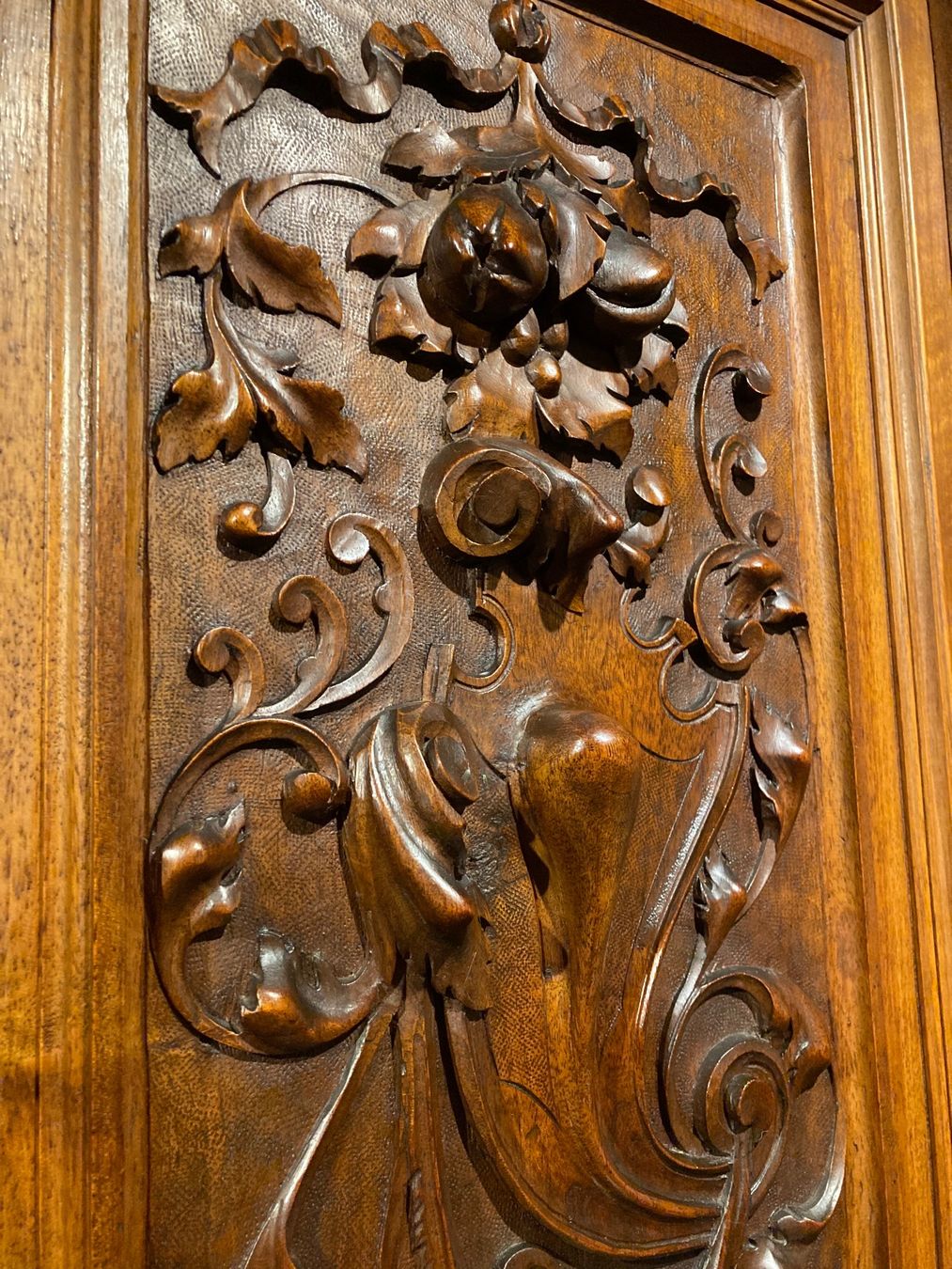 Credenze: Nussbaum Barock Massivholz Buffet – Usato da Burgistein venduto da Hohlenwegen 5