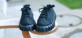 Schwarze Schuhe, Grösse 42