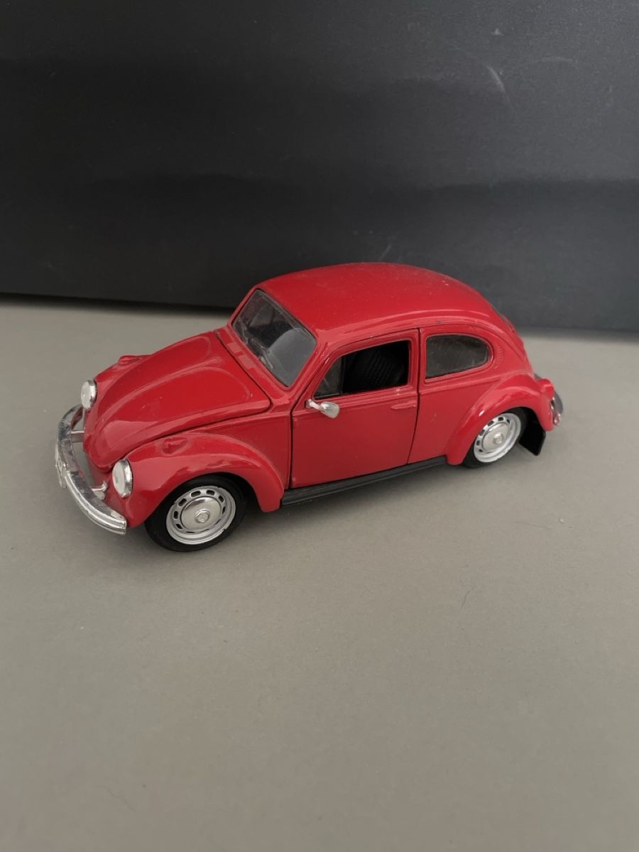Volkswagen Modellini d'auto: Modellauto VW Beetle rot – Usato da Aesch BL venduto da ell_8zv7