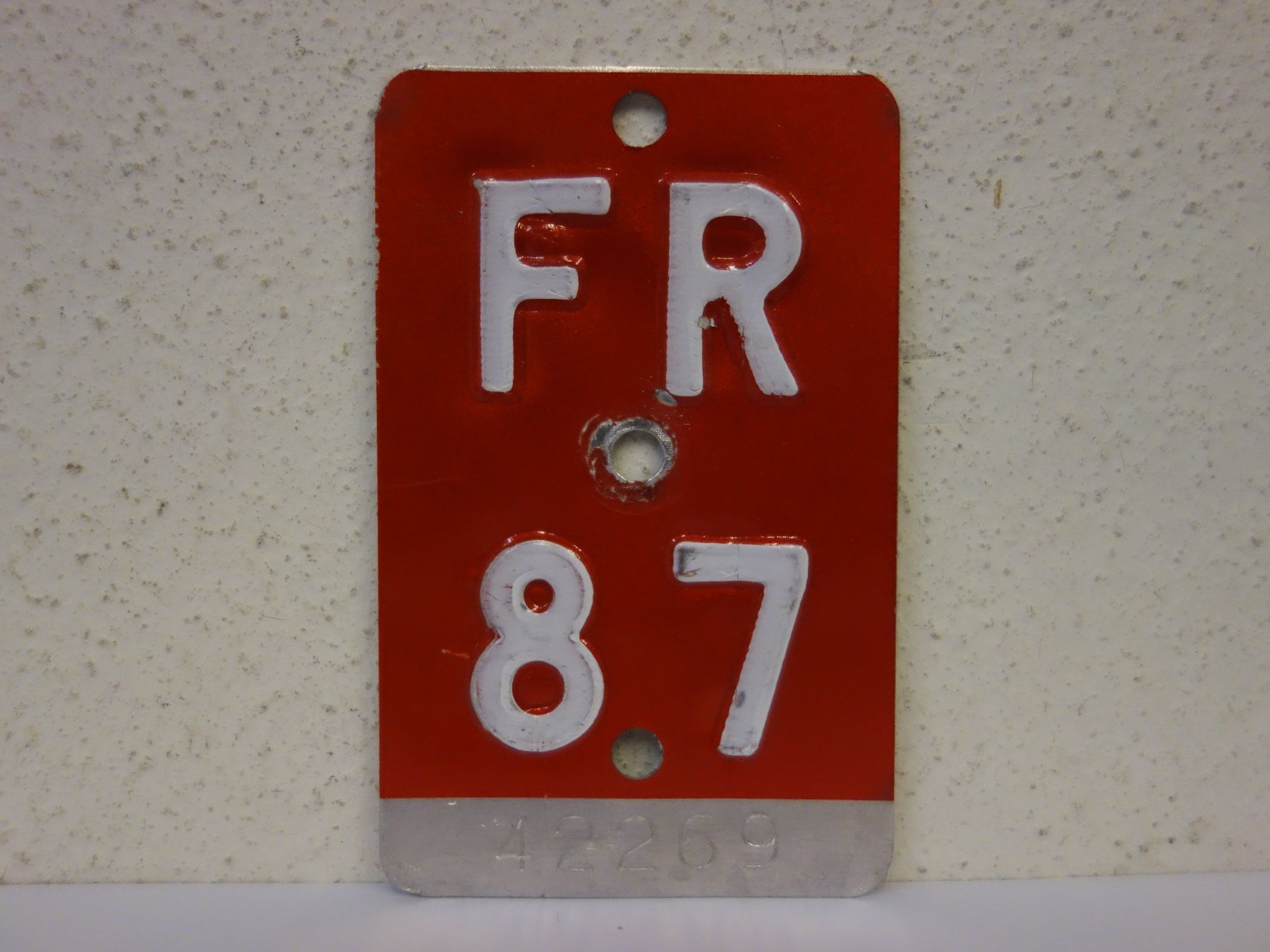 Schilder: FR 87 VELONUMMER - FAHRRADSCHILD – Gebraucht aus Kerzers von zimmergruen