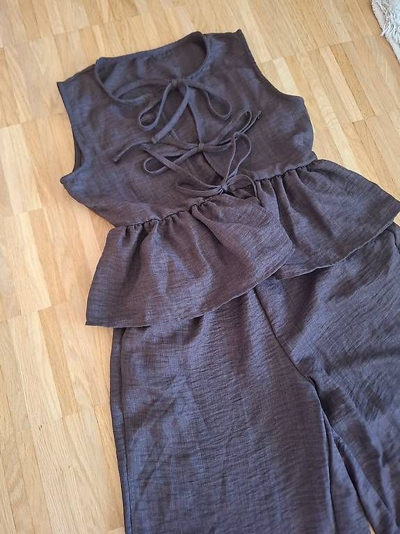 Vestiti: Zweiteiliges Damenkleid – Usato da Niederuzwil venduto da Liberatopixel