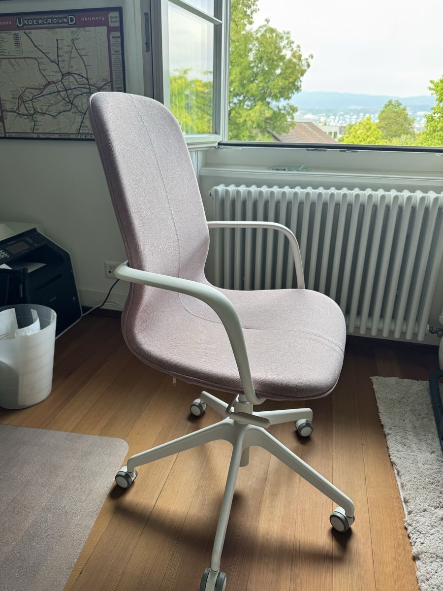 Ikea Chaises: IKEA Långfjäll Bürostuhl – D'occasion à Küsnacht ZH par Foggymoose 1