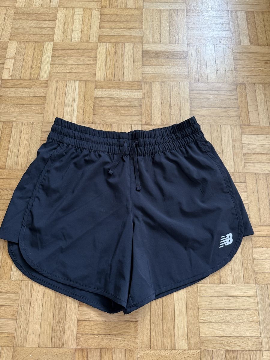 New Balance Pantaloni: New Balance Shorts – Usato da Cazis venduto da kistli