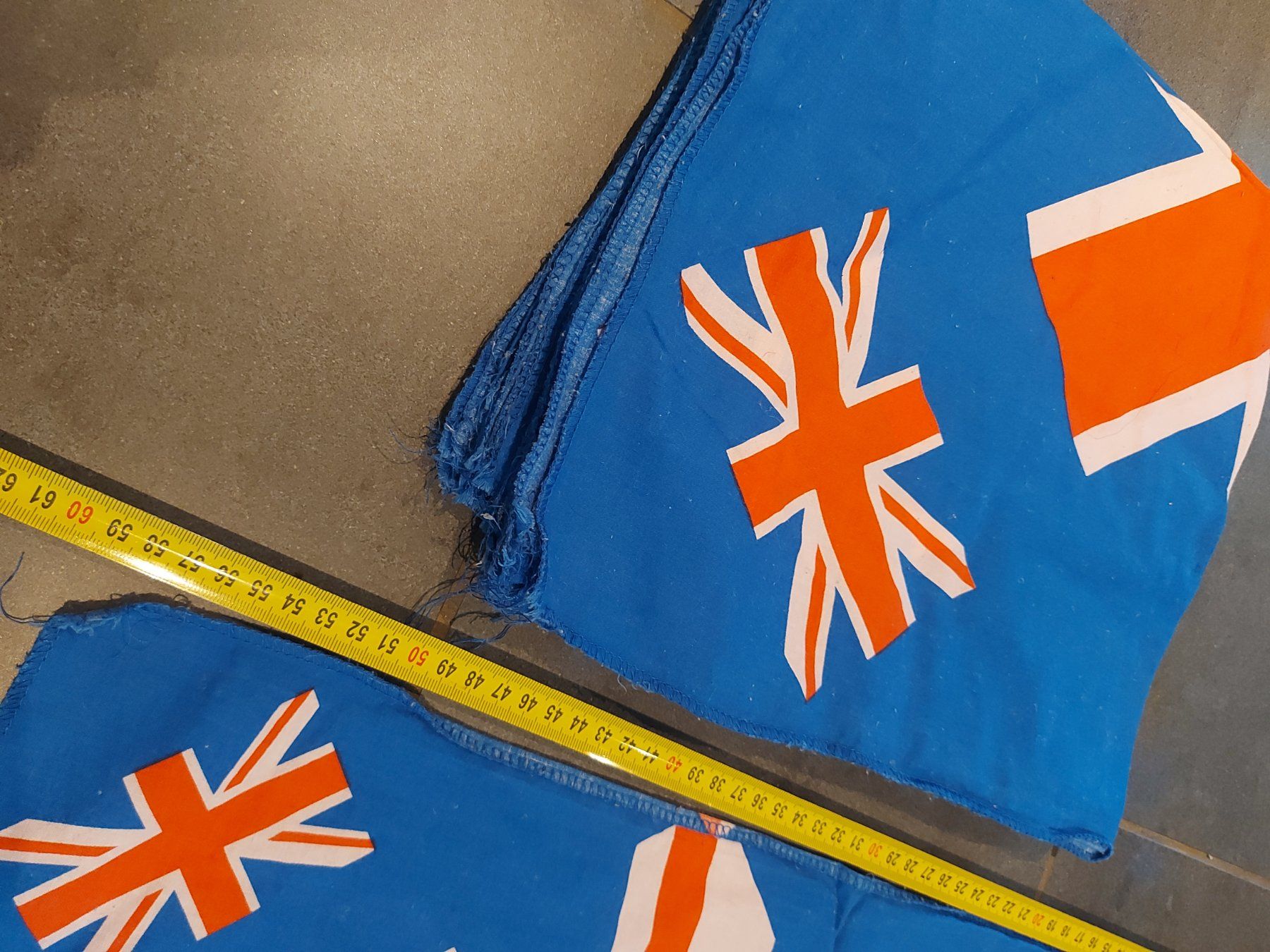 Tessuti: 9 England Flaggen, ca. 59 x 59 cm – Usato da Trimbach venduto da Shanja99 2
