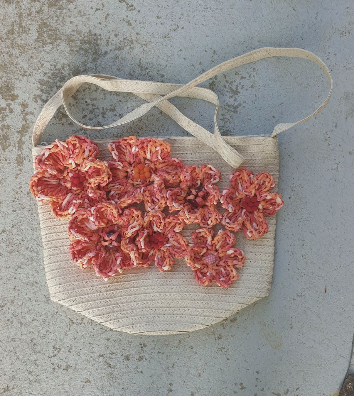 Borse da donna: Neue handdekorierte Boho Tasche Blumen Sommer – Nuovo (secondo la descrizione) da Gelterkinden venduto da Macrameed 1