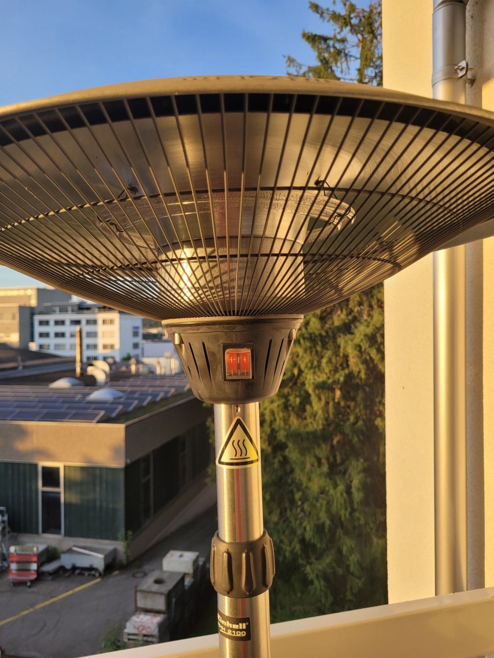 Einhell Radiatori: Einhell Halogenheizer/Heizpilz NHH 2100 – Usato da Uster venduto da 13smiley13 8