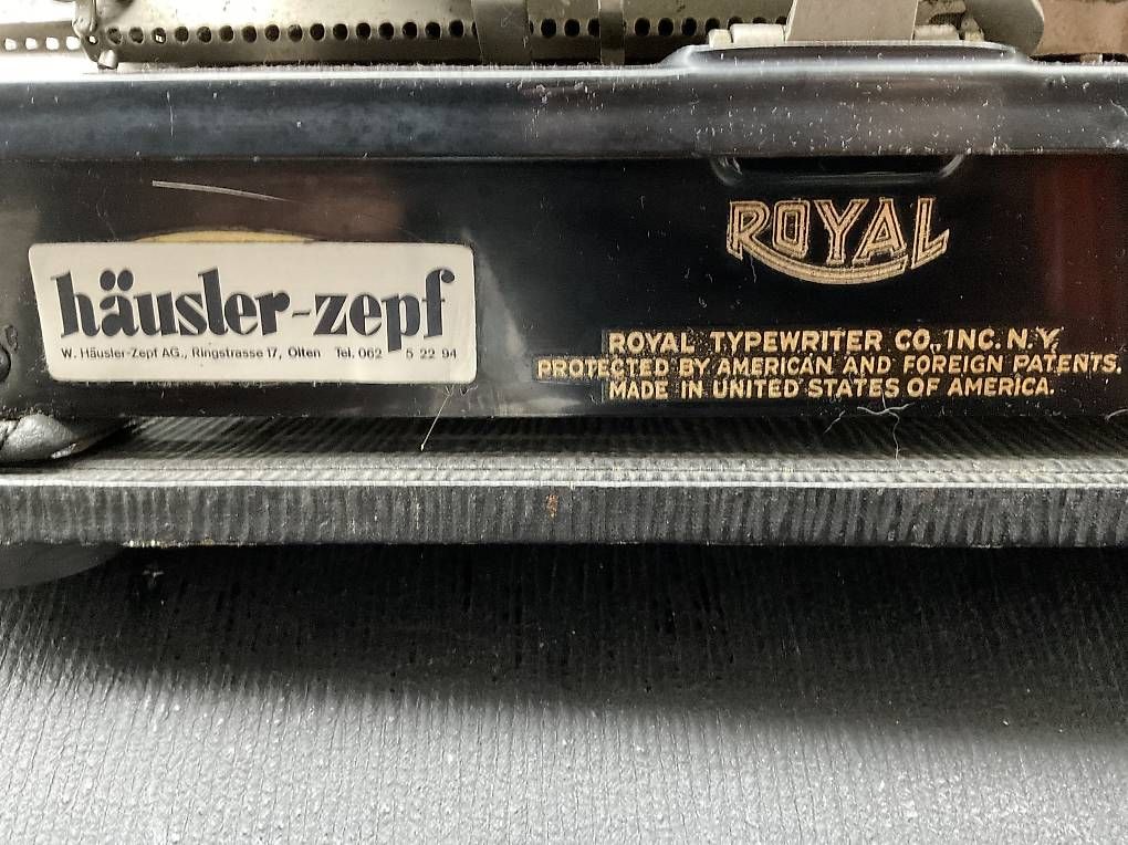 Macchine da scrivere: Royal Schreibmaschine 1930 – Usato da Abtwil SG venduto da Riono-01 3