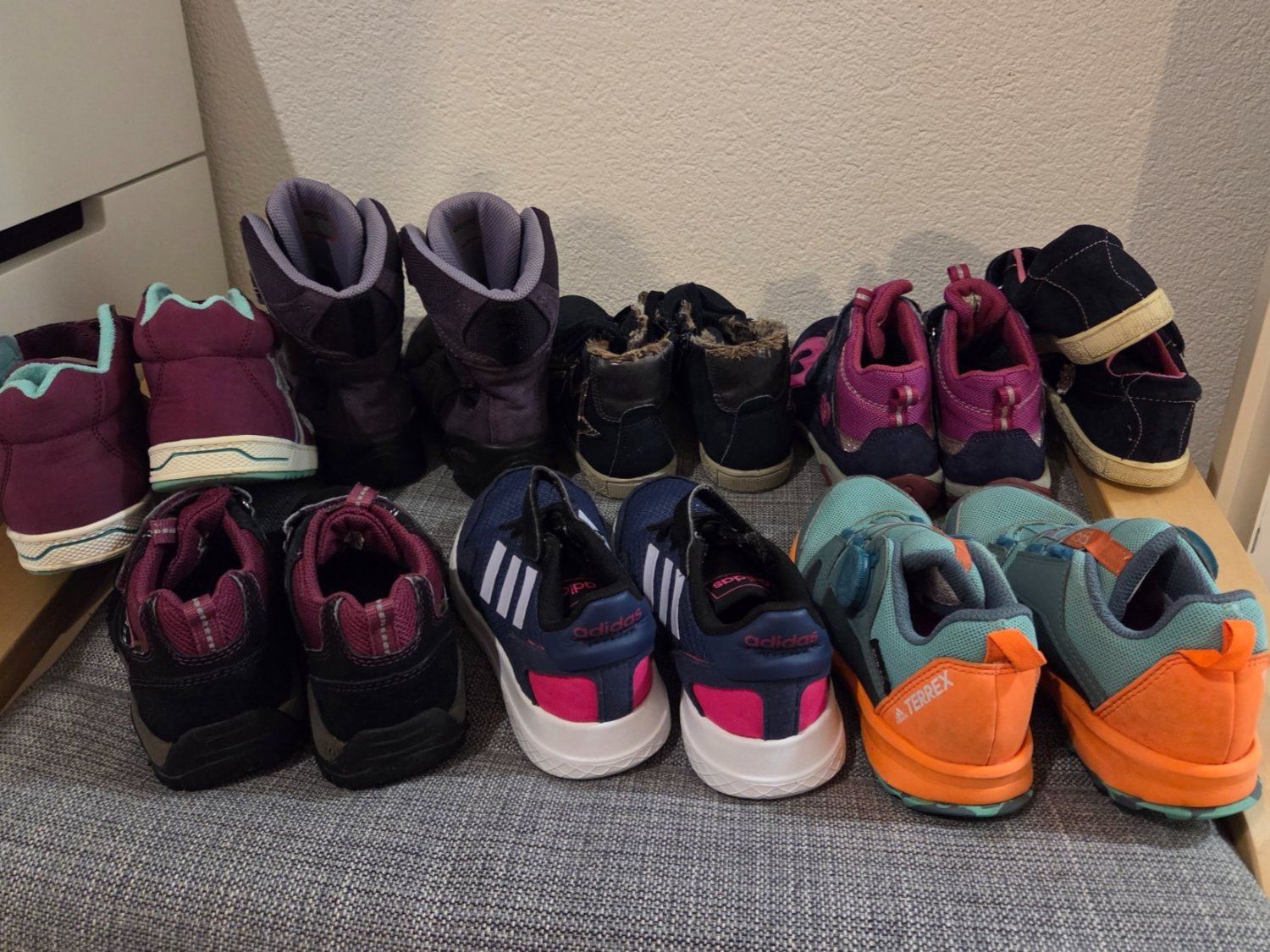 Scarpe per ragazzi: 8 Paar Kinderschuhe Grösse 29 – Usato da Thun venduto da el_gnom 1