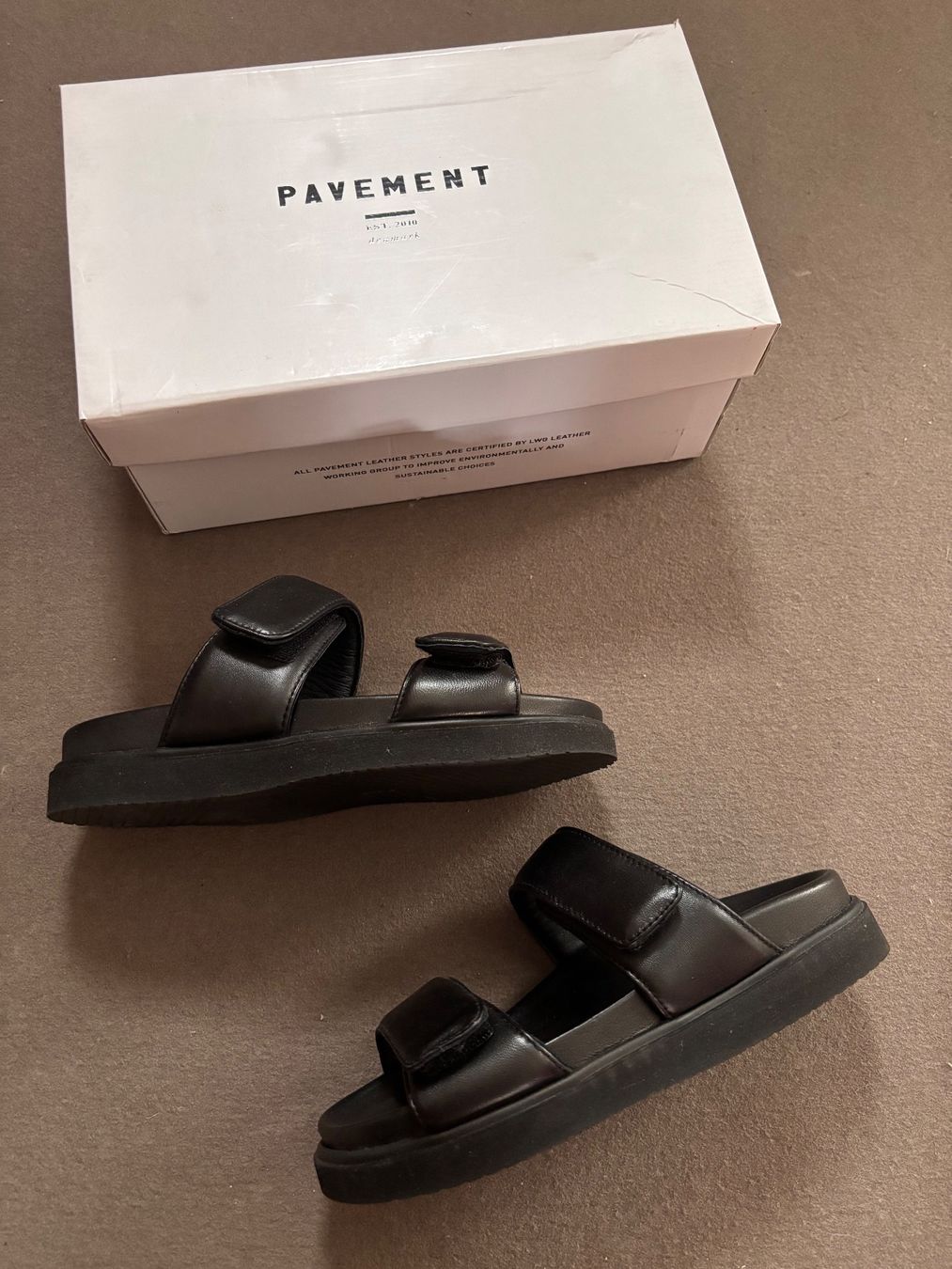 Damenschuhe: Pavement Sandalen schwarz 37 – Neu und originalverpackt aus Bennau von Fury3