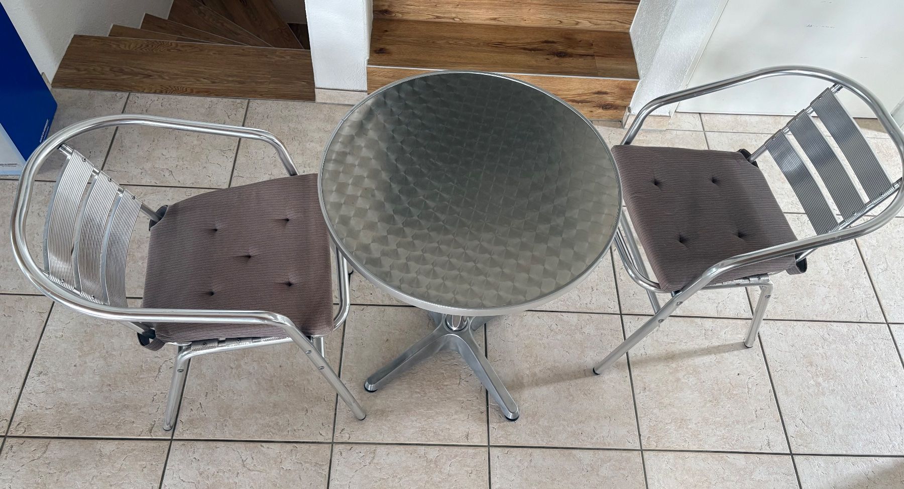 Set de table et chaises: Tisch mit 2 Stühlen – D'occasion à Belp par mikemaru