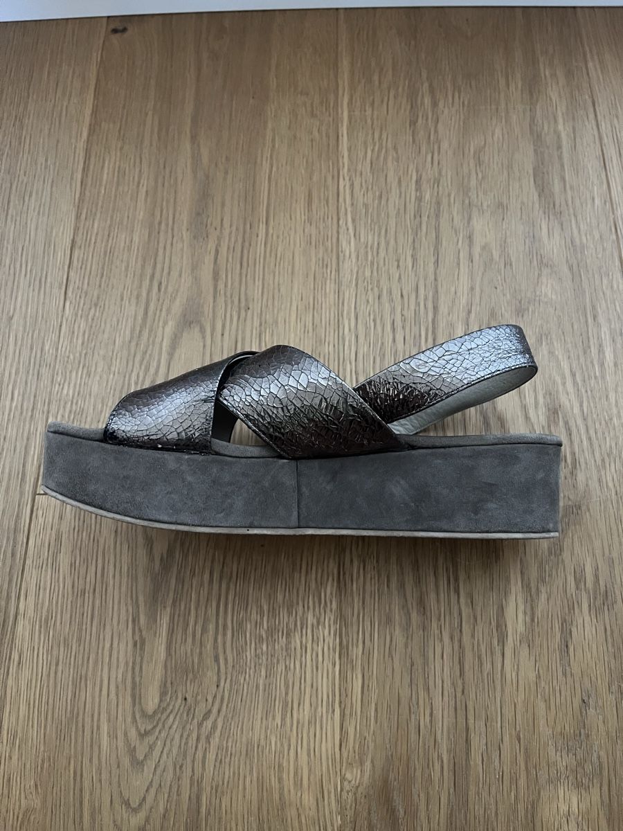 Scarpe da donna: Chaussures sandales bronze – Usato da St. Prex venduto da Nikolletta 3