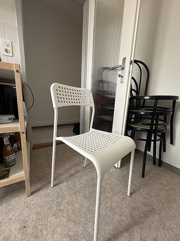 Sedie: Weisser Stuhl mit Lochmuster von Ikea – Usato da Lienz venduto da hee_z8w5 2