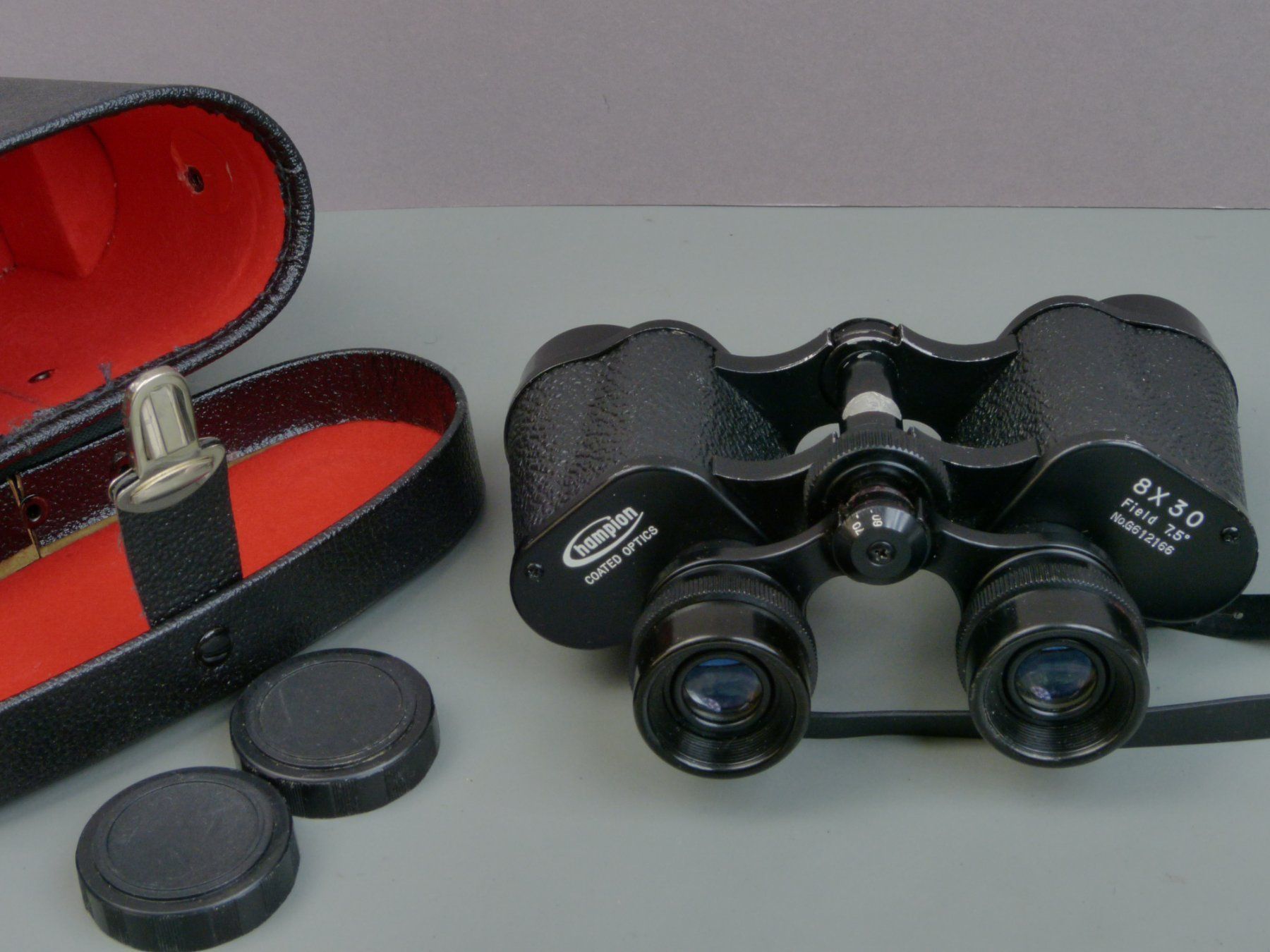 Binocoli: Feldstecher Champion 8 x 30 Coated Optics + Köcher – Usato da Rheineck venduto da mur.man