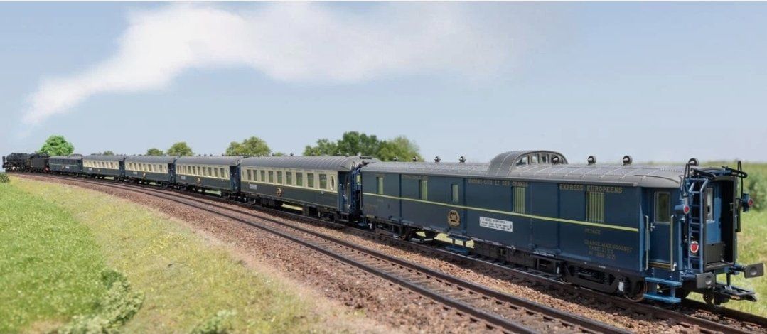 Märklin Modelleisenbahnen: Märklin Pullmanwagen-Set Edelweiss H0/AC 42470 – Neu (gemäss Beschreibung) aus Geroldswil von TopTrain54