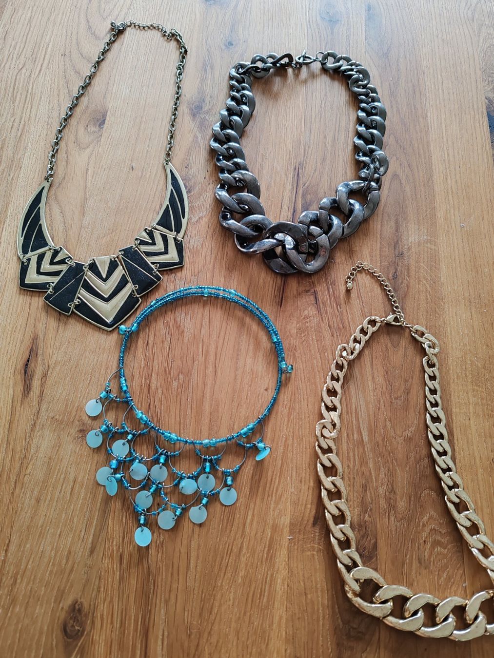 Catenine: 4 Modeschmuck Halsketten – Usato da Egnach venduto da bgdo26
