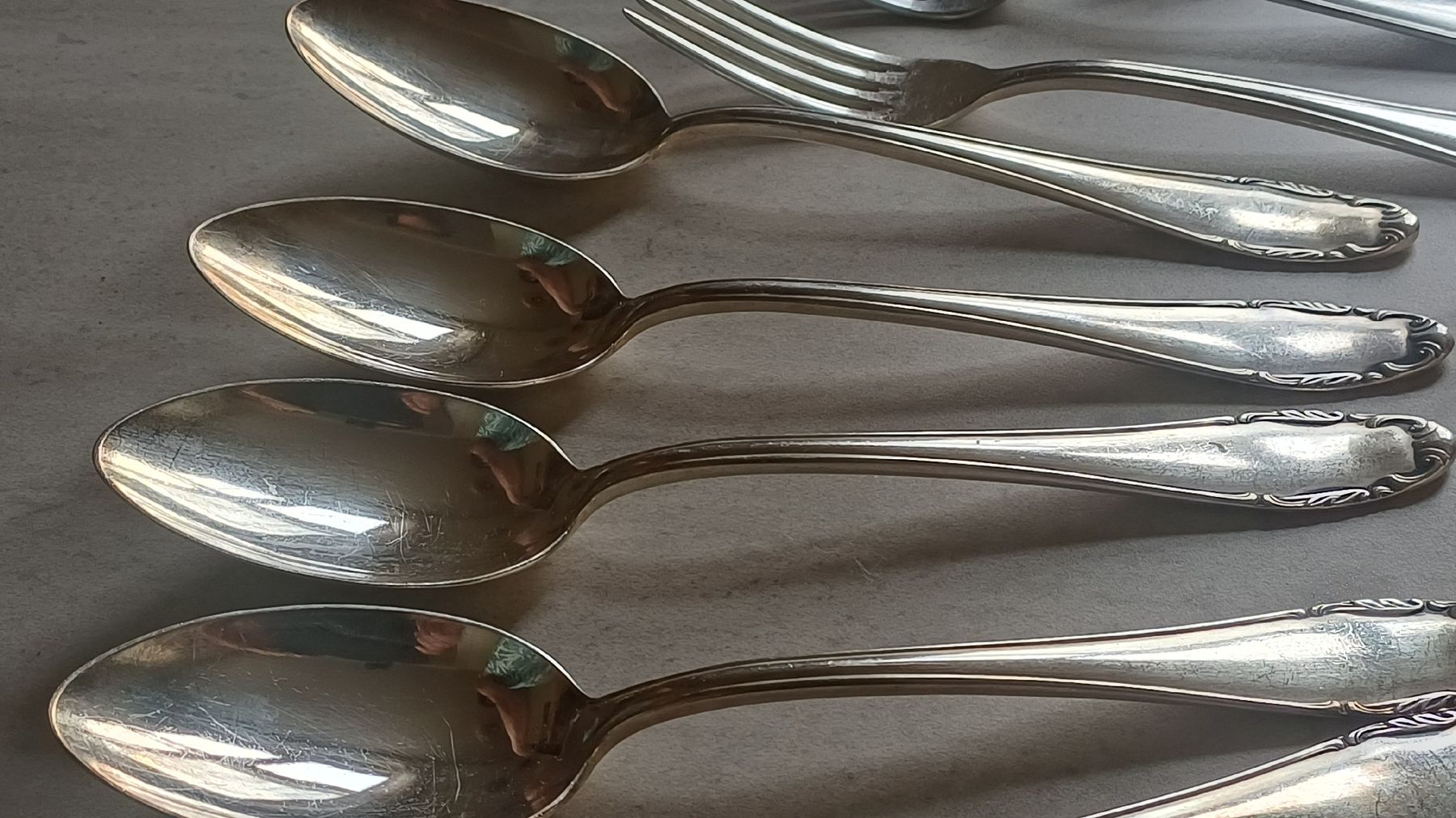 Set di posate: Schönes  Silberbesteck  – Usato da Flawil venduto da Naphtali 6