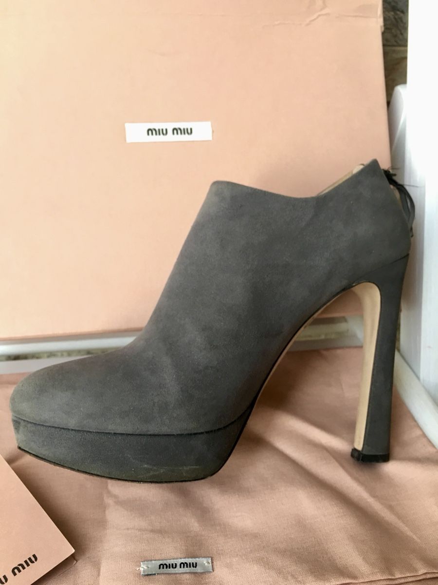 Miu Miu Scarpe da donna: Miu Miu Grey Suede Ankle Boots Size 38,5 – Usato da Oberwil b. Zug venduto da fis_2wtq 3