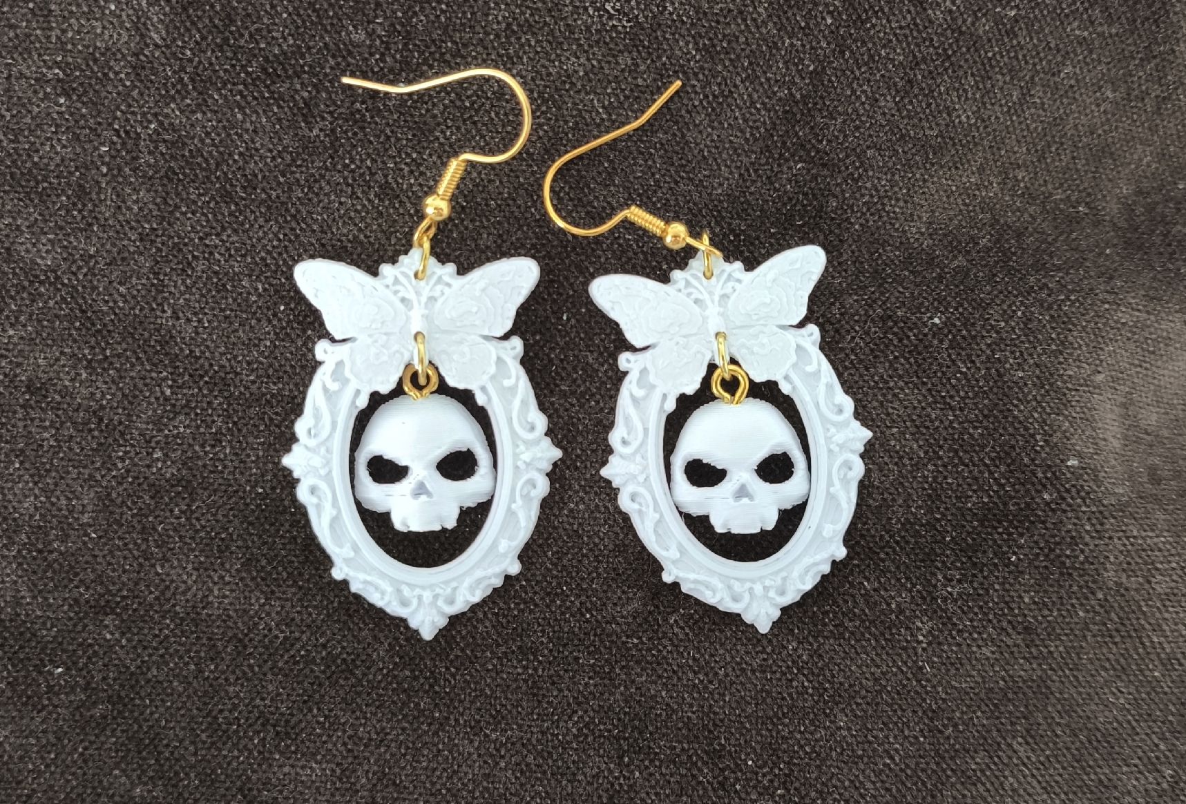Orecchini pendenti & Orecchini a lobo: Ohrringe gothic mit Schmetterling – Nuovo (secondo la descrizione) da Oftringen venduto da amarjargal