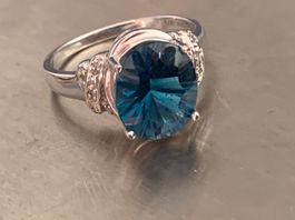 GOLDRING (8 Karat) TOPAZ & Brillanten (61)