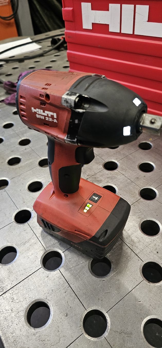 Hilti Trapani: Hilti SIW 22-A Schlagschrauber – Usato da Emmenbrücke venduto da inf_l8yf 3