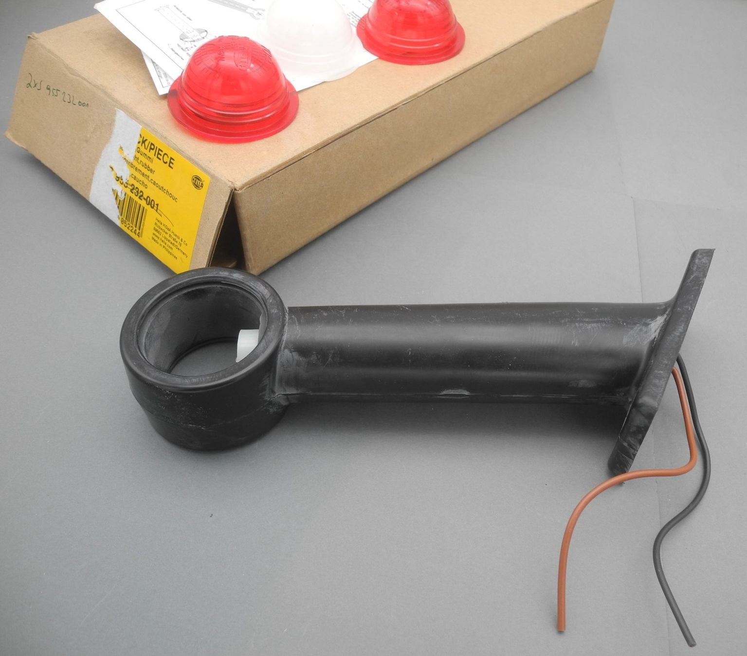 Tutti pezzi di ricambio auto: Hella Gummi Umrissleuchte Oldtimer, Nr. 12a – Nuovo e nell'imballaggio originale da Kottwil venduto da Crazyrolf 1