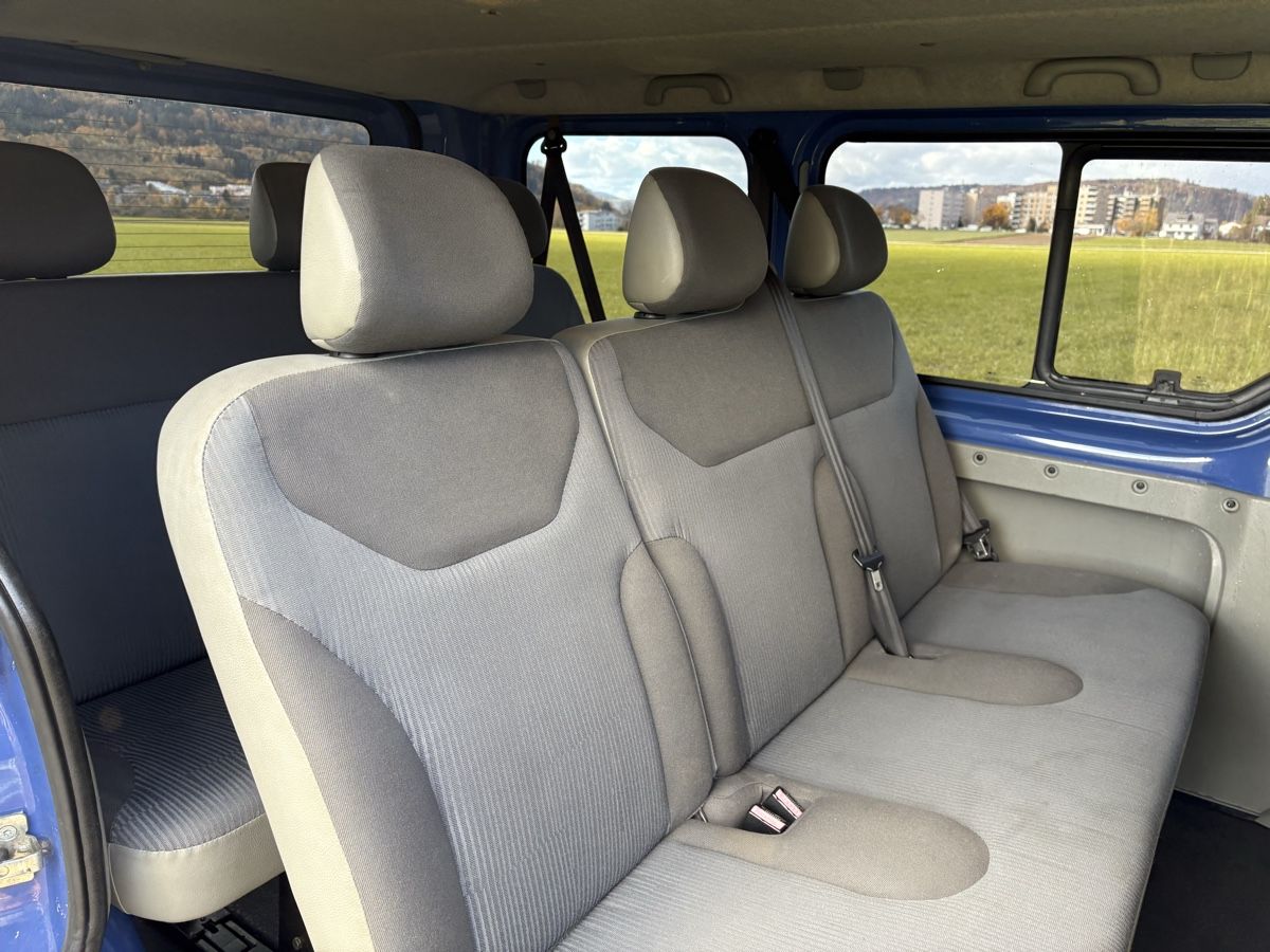 Opel Automobili: Opel Vivaro 9 Plätzer AUTOMAT – Usato da Zürich venduto da Jes_4 2