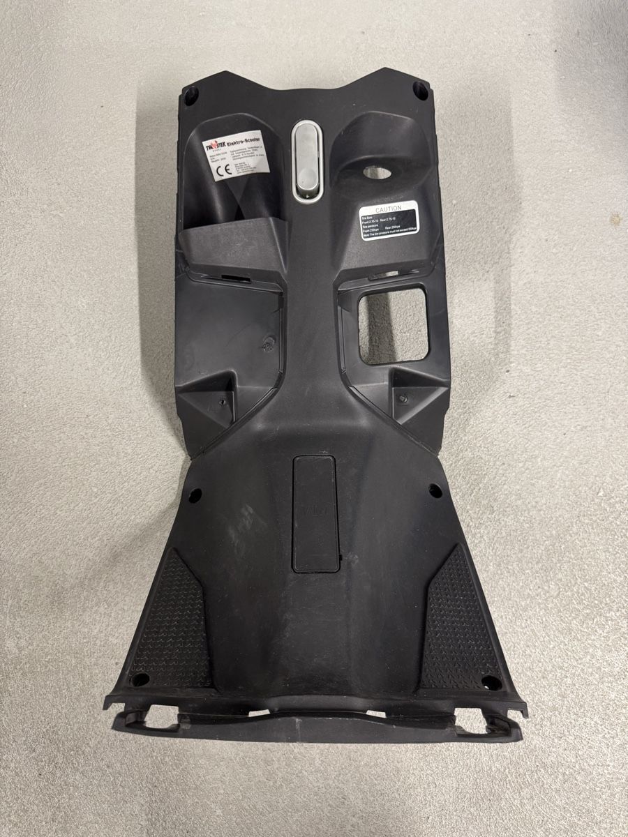 Next Electric Motors Accessori per altri veicoli: Next NX1 Beinschild mit USB – Usato da Au ZH venduto da Dragonetti01