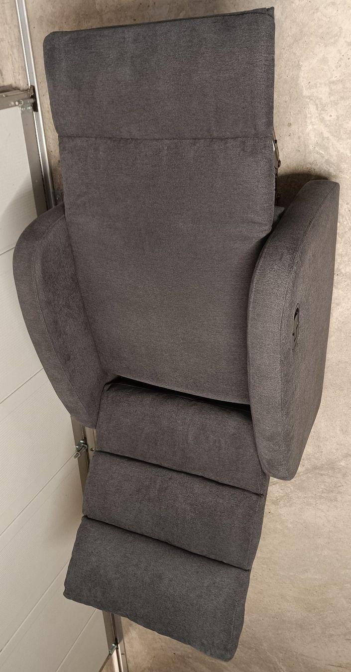 Fauteuils: Relaxsessel, dunkelgrau – Neuf (Voir description) à Dotzigen par chr_6krb 3