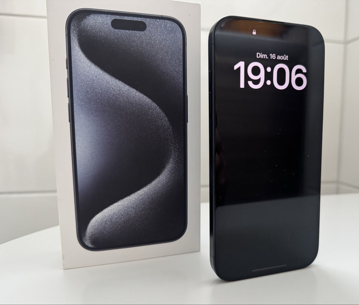 Apple Handys / Smartphones: iPhone 15 Pro Bleu 128gb – Neu (gemäss Beschreibung) aus Muraz (Collombey) von Tiagoveiga20 2