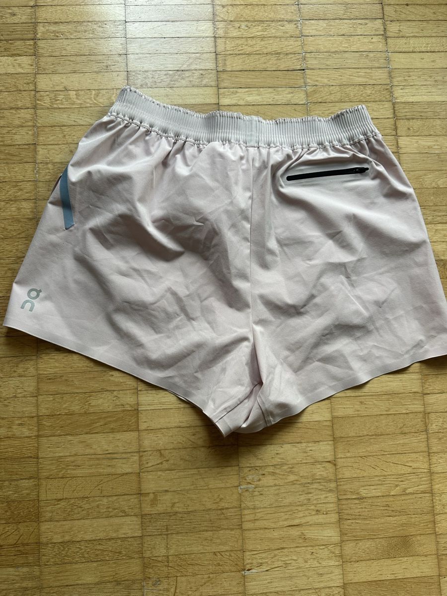 Hosen: ON train shorts Small – Gebraucht aus Zug von abe_6llp 3