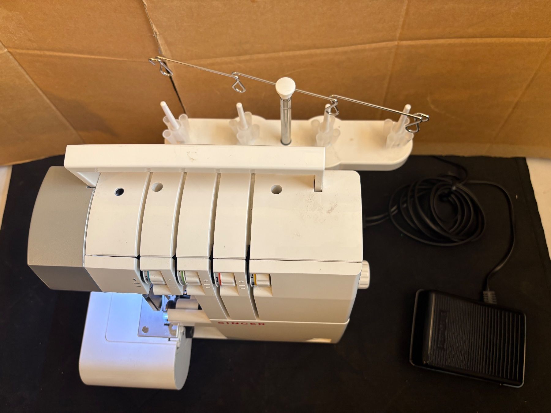 Singer Macchine da cucire: Singer 14SH754 Overlock -  Nähmaschine – Usato da Lausen venduto da sen_jm7c 2