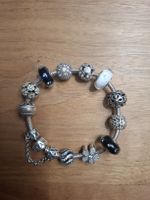 Pandora Armbamd mit Charms