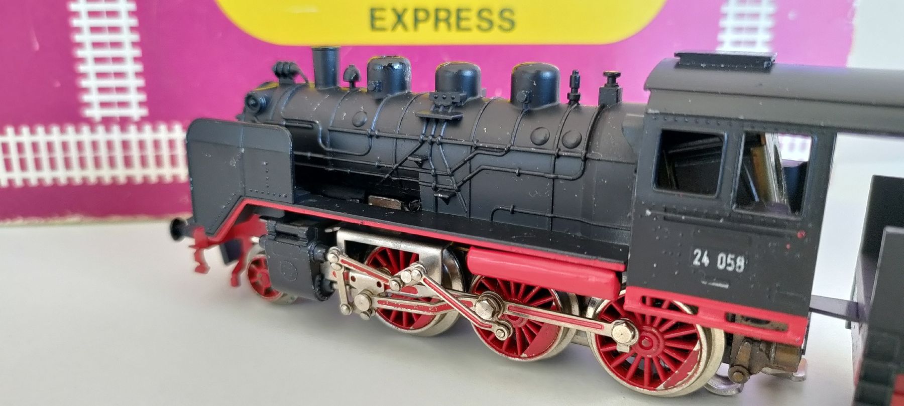 Trix Modelleisenbahnen: Trix-Express H0-Dampflokomotive"BR24·058"|Art.2202|in OVP – Gebraucht aus Boswil von MAF_952 2