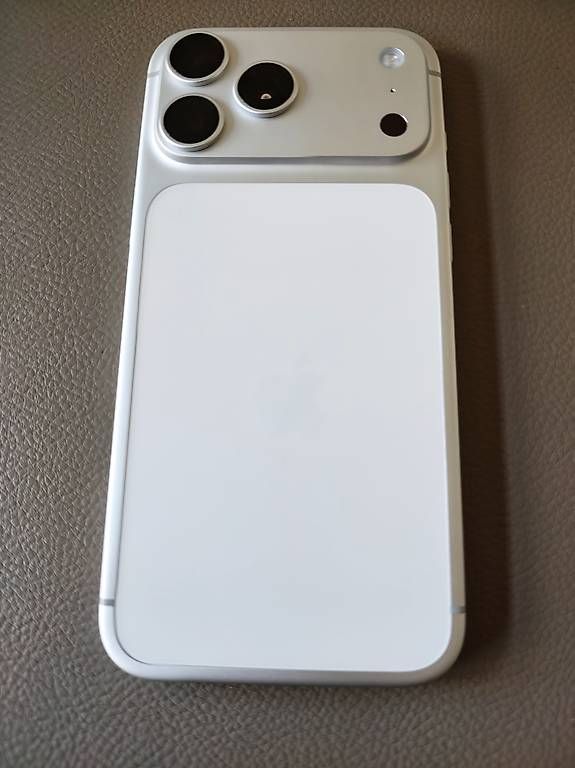 Telefoni cellulari / Smartphones: Iphone 17 pro max 512gb neuf – Usato da Delémont venduto da rooms2